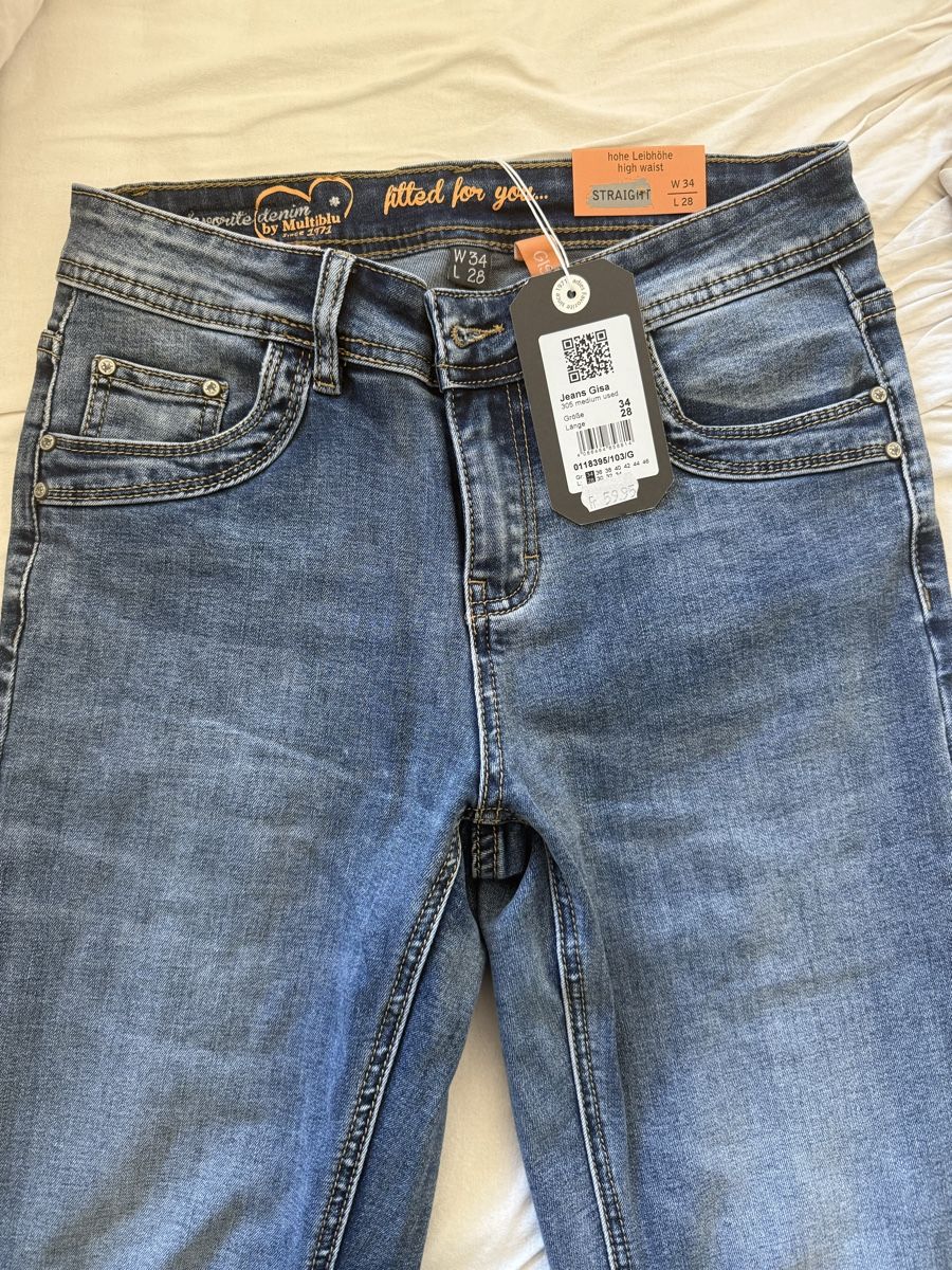 Pantalons: Neue Jeans Hose in 34 – Neuf avec emballage d'origine à Basel par naz_8h6m