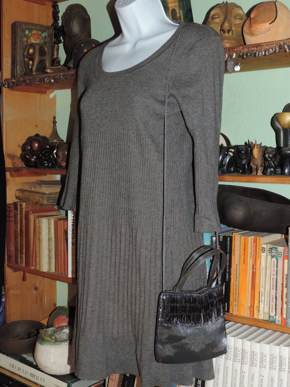 Vestiti: robe grise avec sac – Usato da Genève venduto da Axelle333 1