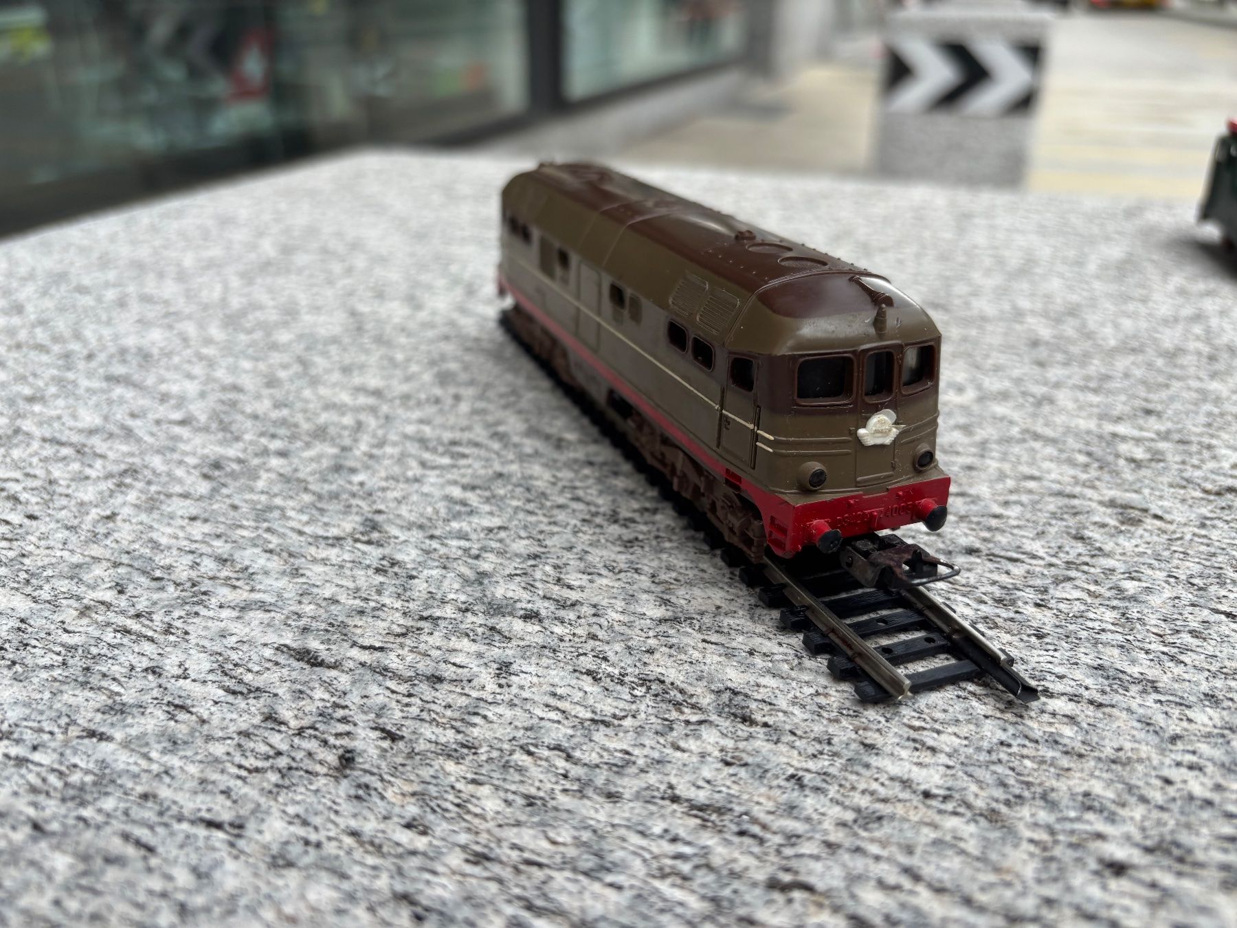 Rivarossi Modellini di ferrovie: Lima H0 DC Diesel D342 Castano Isabella – Usato da Chiasso venduto da Carrara-Modellismo 8
