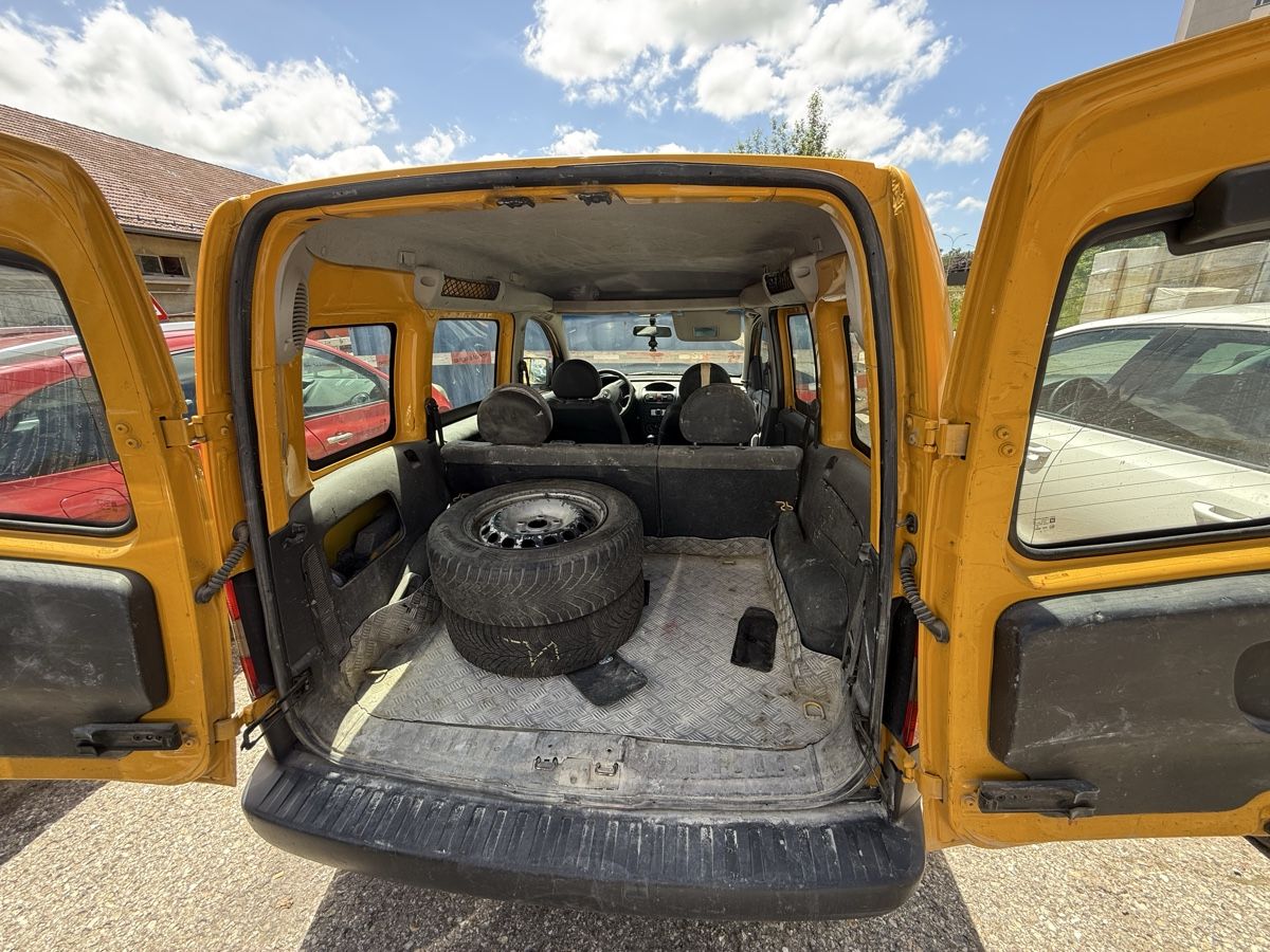 Opel Veicoli commerciali: Opel Combo 2010 1.7CDTi  – Usato da La Chaux-de-Fonds venduto da den_z7zs 7
