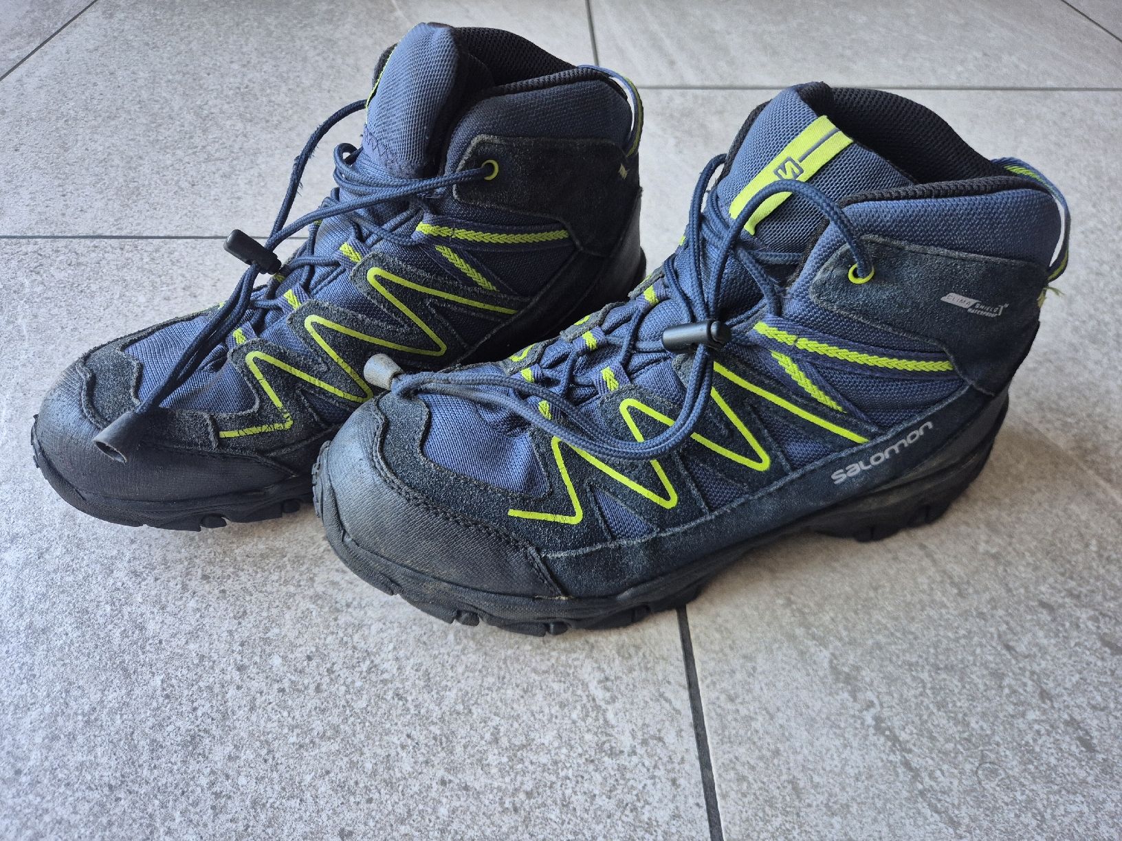 Salomon Schuhe für Jungen: Salomon Wanderschuhe Kinder Grösse 37 gebraucht – Gebraucht aus Frauenfeld von Dragonheart