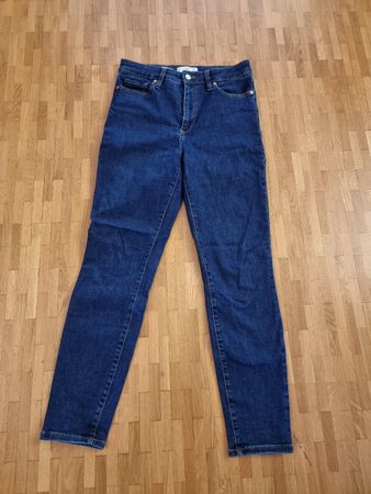 Jean Mango modèle Anne bleu denim taille 40 bon état