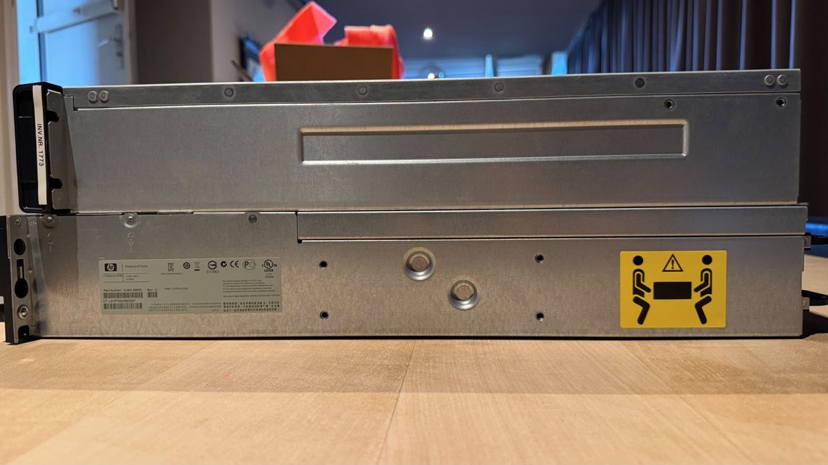 Server: HP Storage P2000 G3 & D2700 inkl. Caddies – Gebraucht aus Gutenswil von Naef76 4