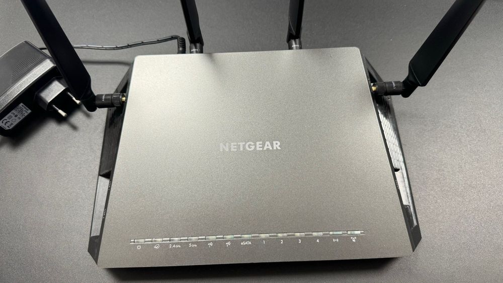Netgear  Nighthawk X4S Router/WLAN Model R7800 1