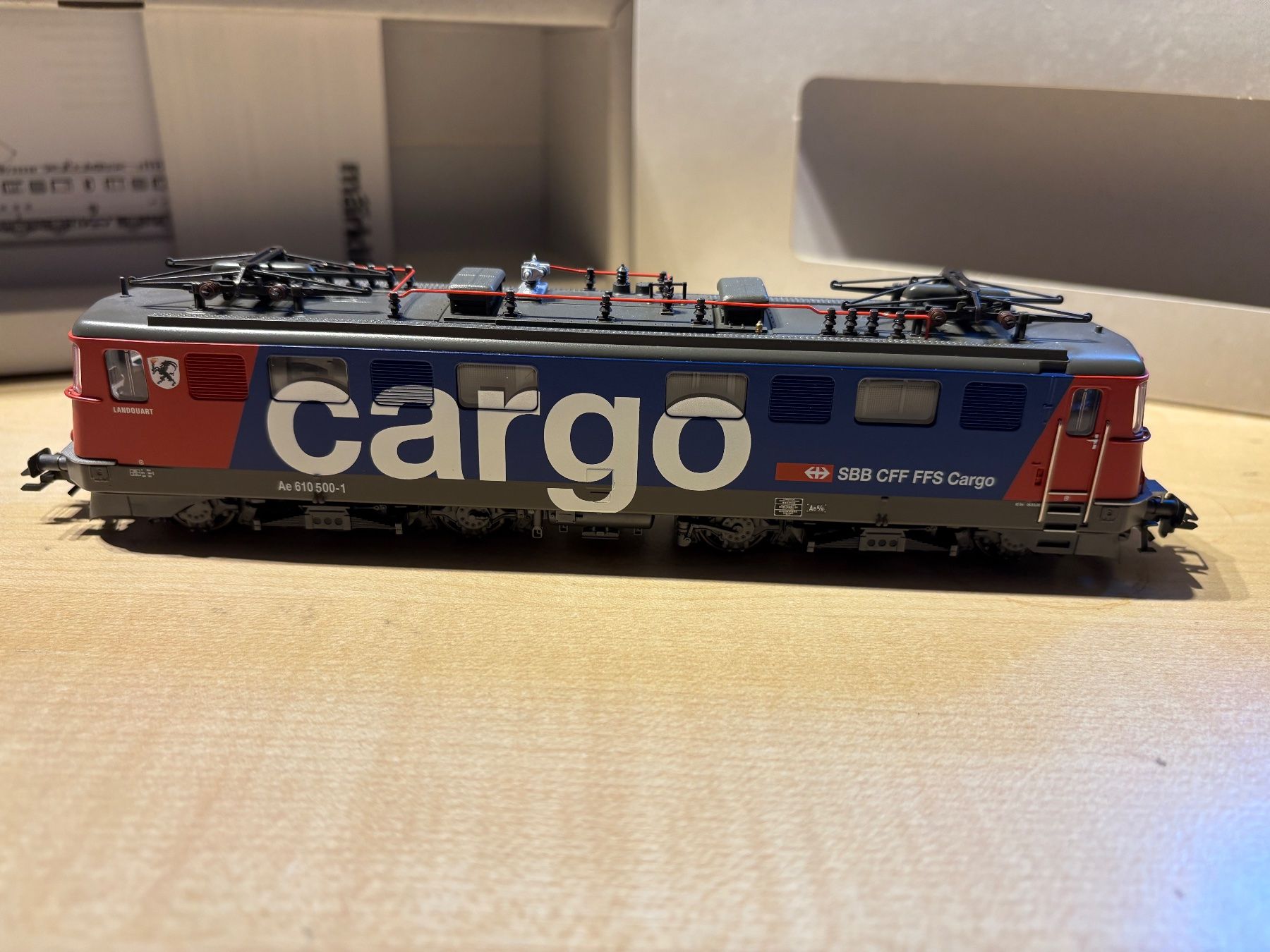 Märklin Modelleisenbahnen: Maerklin 37360  Ae 6/6 – Neu und originalverpackt aus Corcelles Payerne von Pierre66