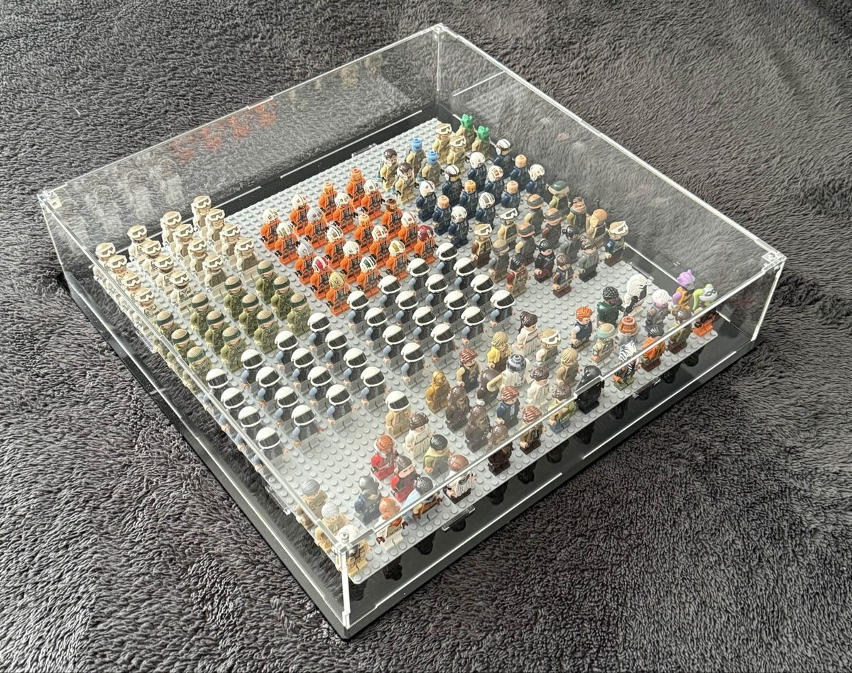 Spielzeuge: Figuren Display – Neu (gemäss Beschreibung) aus Schaffhausen von CT0409