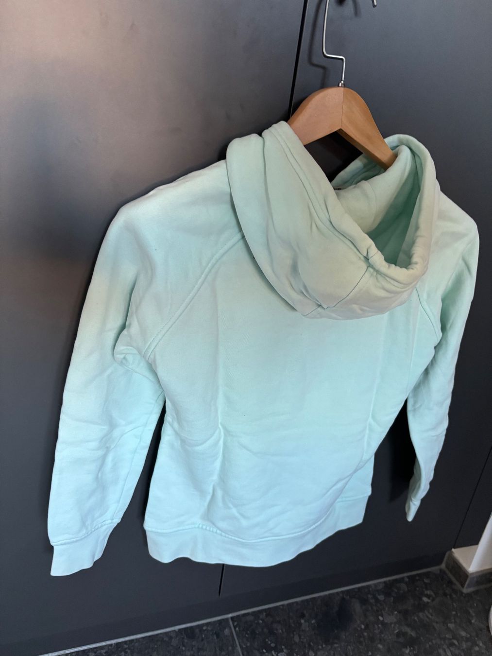 Helly Hansen Maglioni & Felpe: Helly Hansen Hoodie hellblau Grösse XS – Usato da Bülach venduto da can_zsw5 5