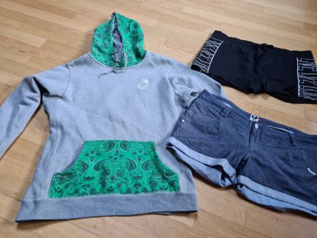 Trendy Kapuzzen hoody und 2 paar Shorts