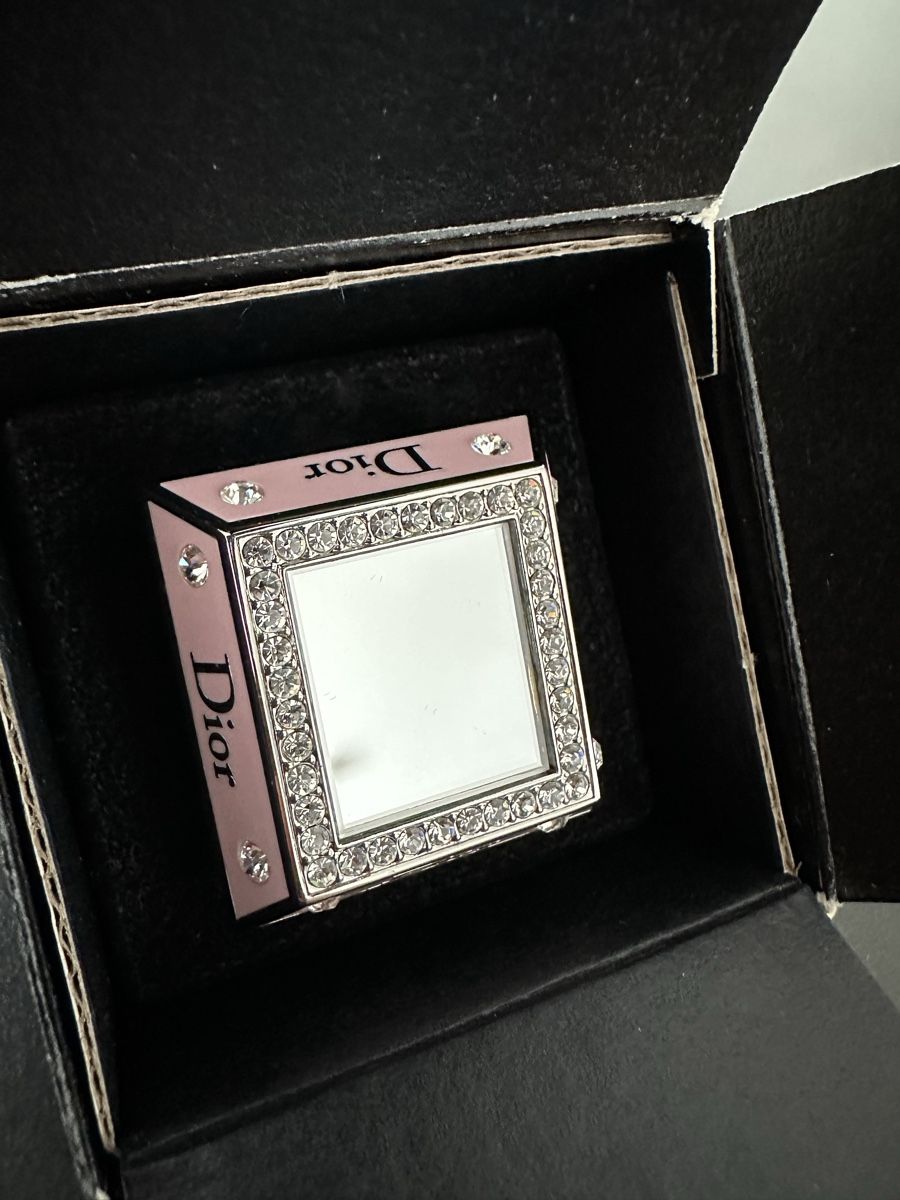 Dior Anhänger: Sammlerstück Dior Princess Ring – Neu (gemäss Beschreibung) aus Fällanden von Chiva3 4