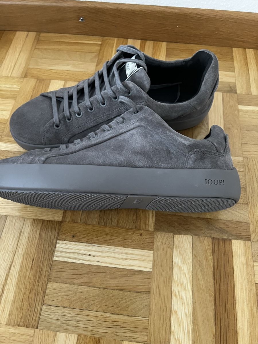 Joop Scarpe da uomo: Joop! Herren Sneaker, Graues Wildleder, Grösse 44 – Nuovo e nell'imballaggio originale da St.Gallen venduto da auditdi