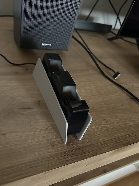 Controller: 2x PS Dualsense Controller mit Ladestation – Gebraucht aus Müllheim Dorf von castor29 4