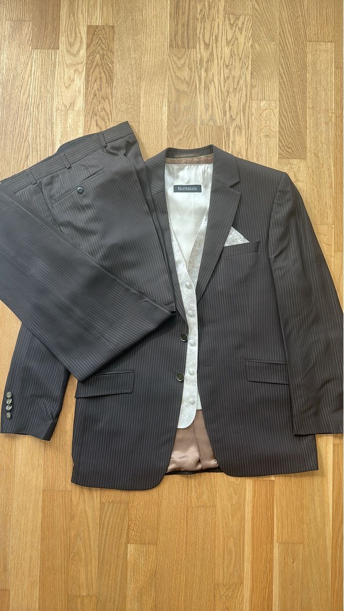 Costumes: Wilvorst Herren Anzug dunkelbraun Grösse 50 – Neuf (Voir description) à Brittnau par iBazuka