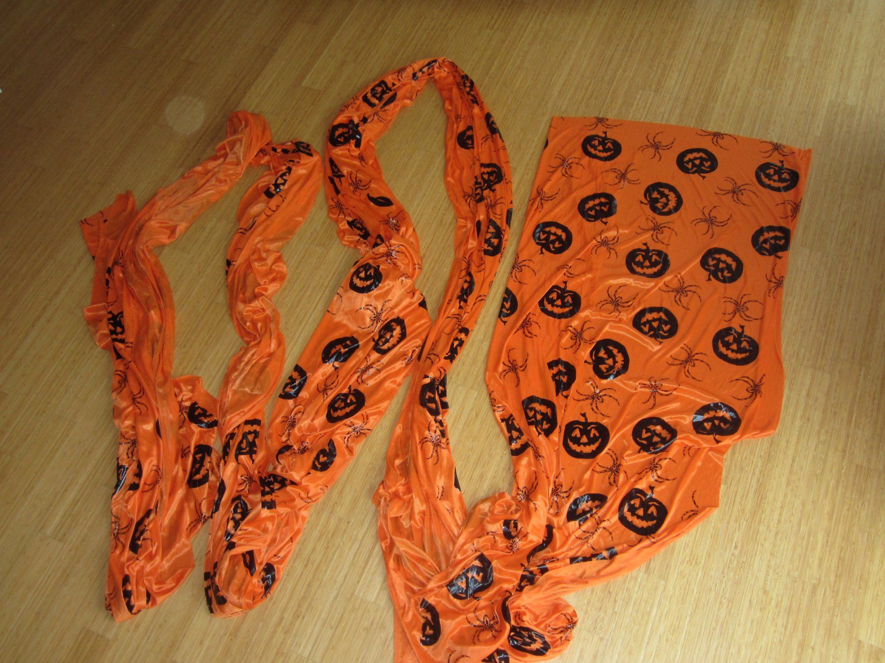 Tessuti: Halloween Stoff orange – Usato da Männedorf venduto da smarties870 1