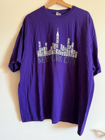 T-Shirt New York City lila Grösse 2XL guter Zustand