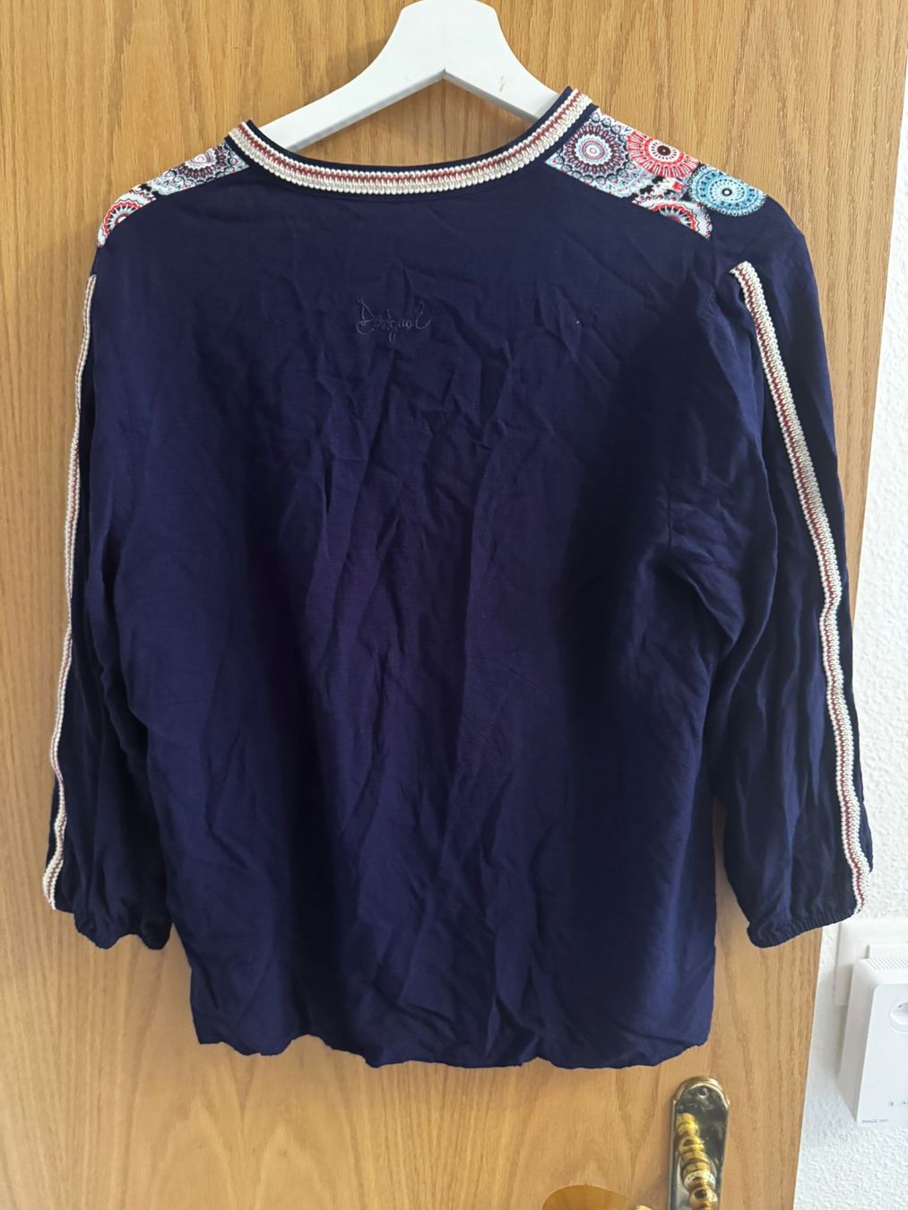 Desigual Chemisiers: Desigual Bluse, Grösse M, Dunkelblau – D'occasion à Egg b. Zürich par Brocki_Insel_Egg 1
