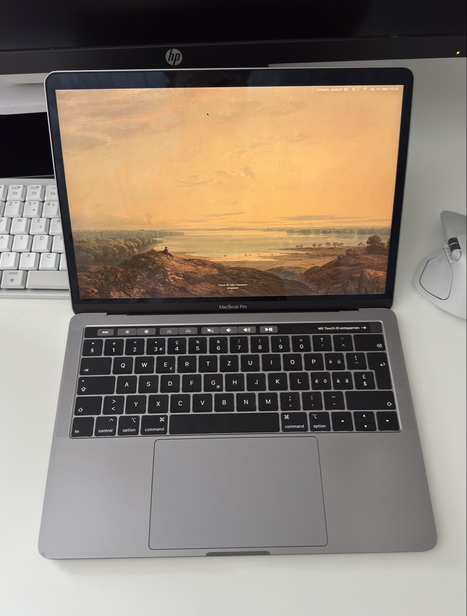 Apple Portables: MacBook Pro, Touchbar – D'occasion à Niederhünigen par shoel
