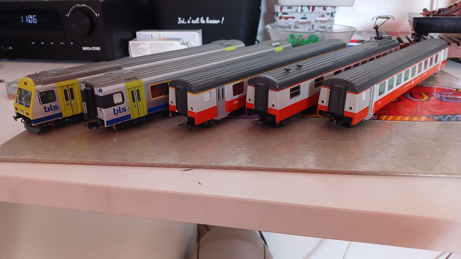 Liliput Modelleisenbahnen: Liliput bls et swiss express – Gebraucht aus Nods von Christel210