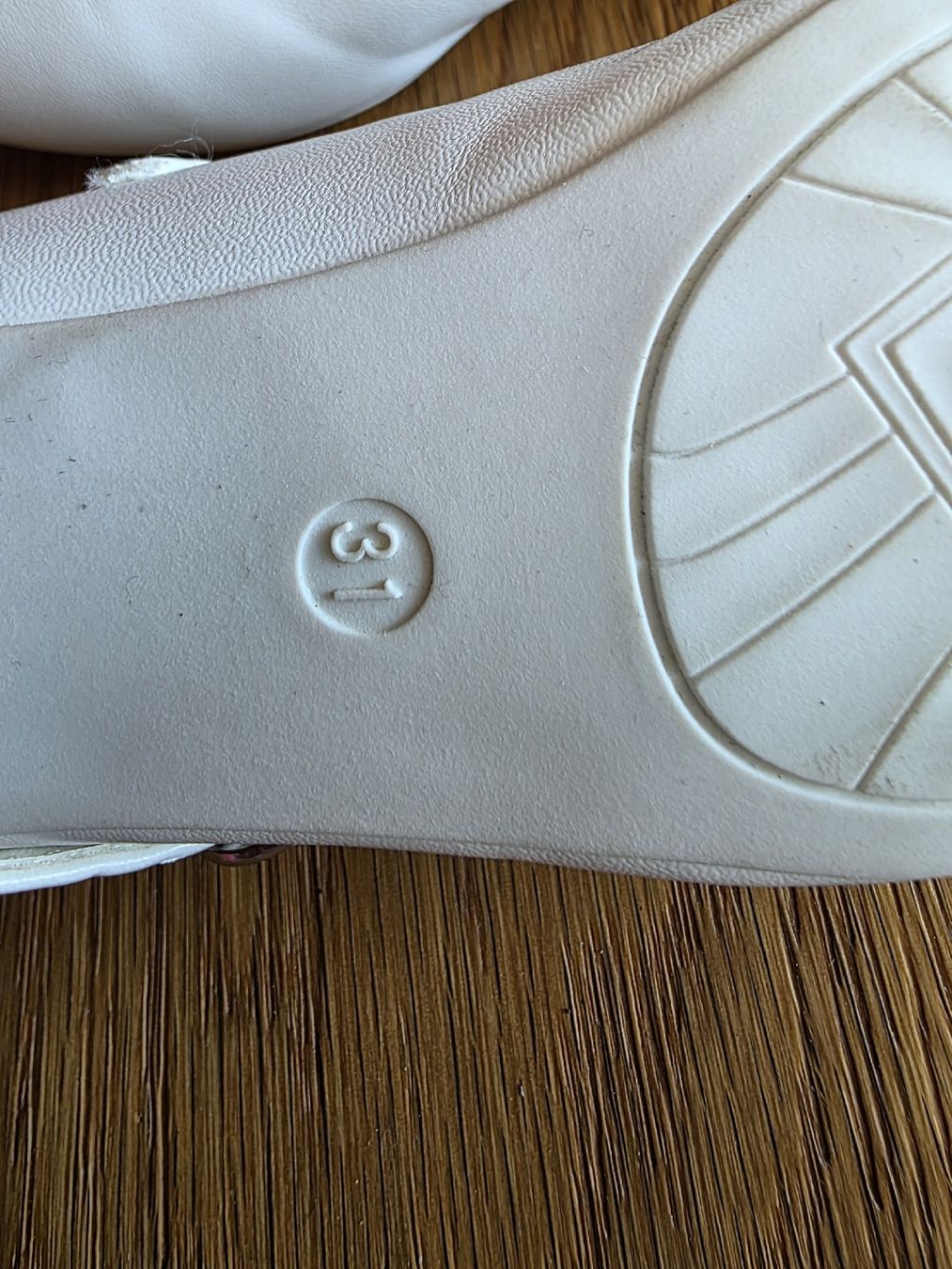 Dosenbach Scarpe per ragazze: Mädchen Schuhe Cupcake mit Blumen, Grösse 31, NEU! – Nuovo (secondo la descrizione) da Zell LU venduto da claro62 6