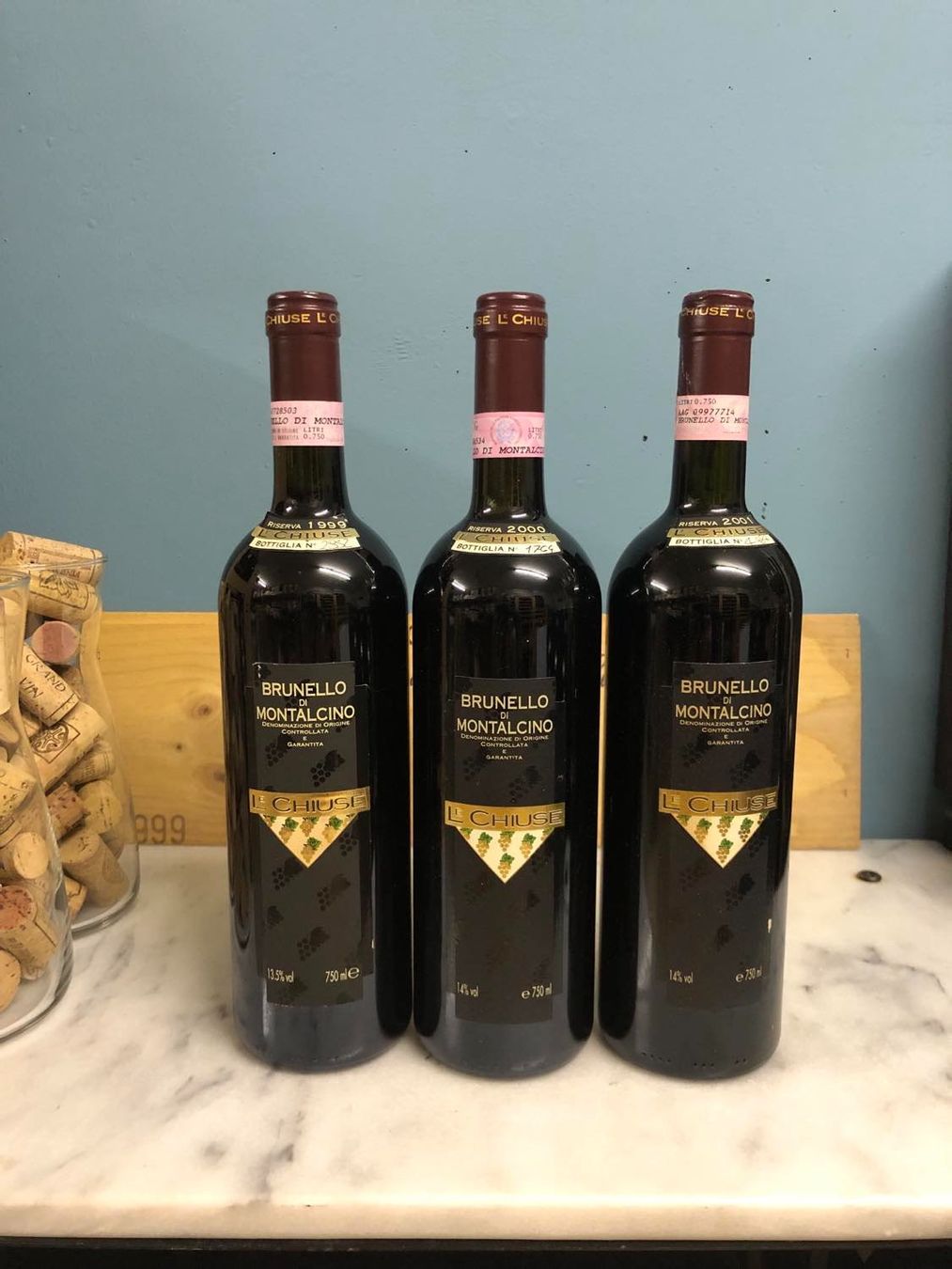 Wein: VERTIKALE BRUNELLO DI MONTALCINO RISERVA LE CHIUSE 99-00-01 – Neu und originalverpackt aus Münchenstein von weinundspirituosen
