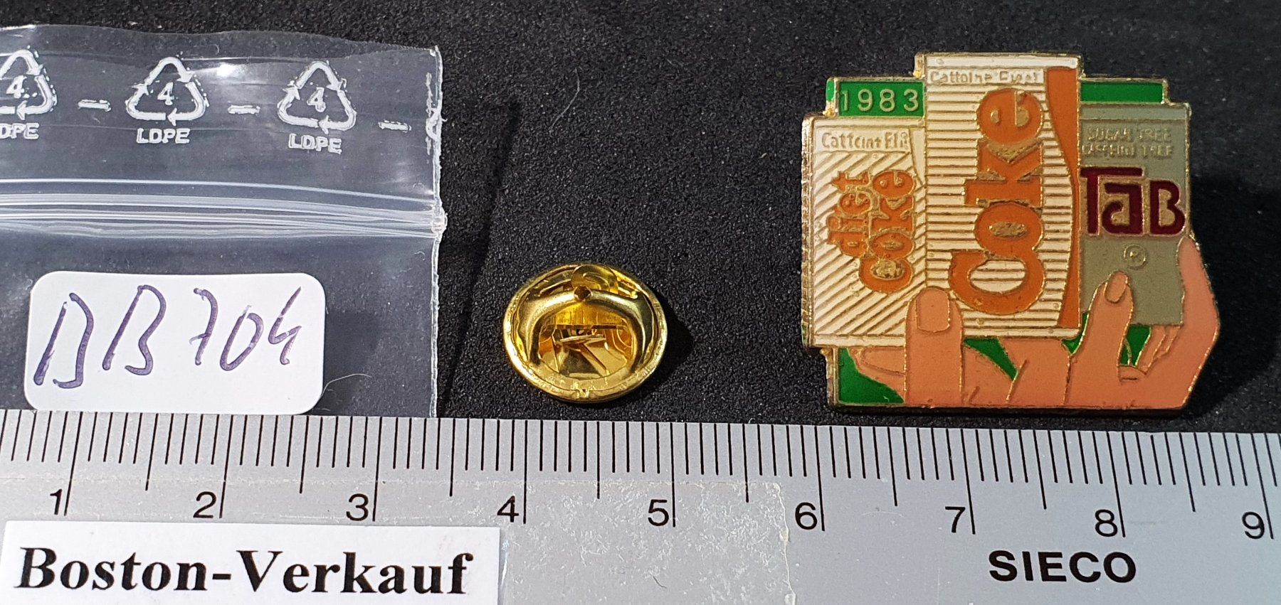 Placchette & Badge: BB704 - Pin Coca Cola Coke diet TAB 1983 Büchsen – Usato da Reinach BL venduto da Boston-Verkauf 1
