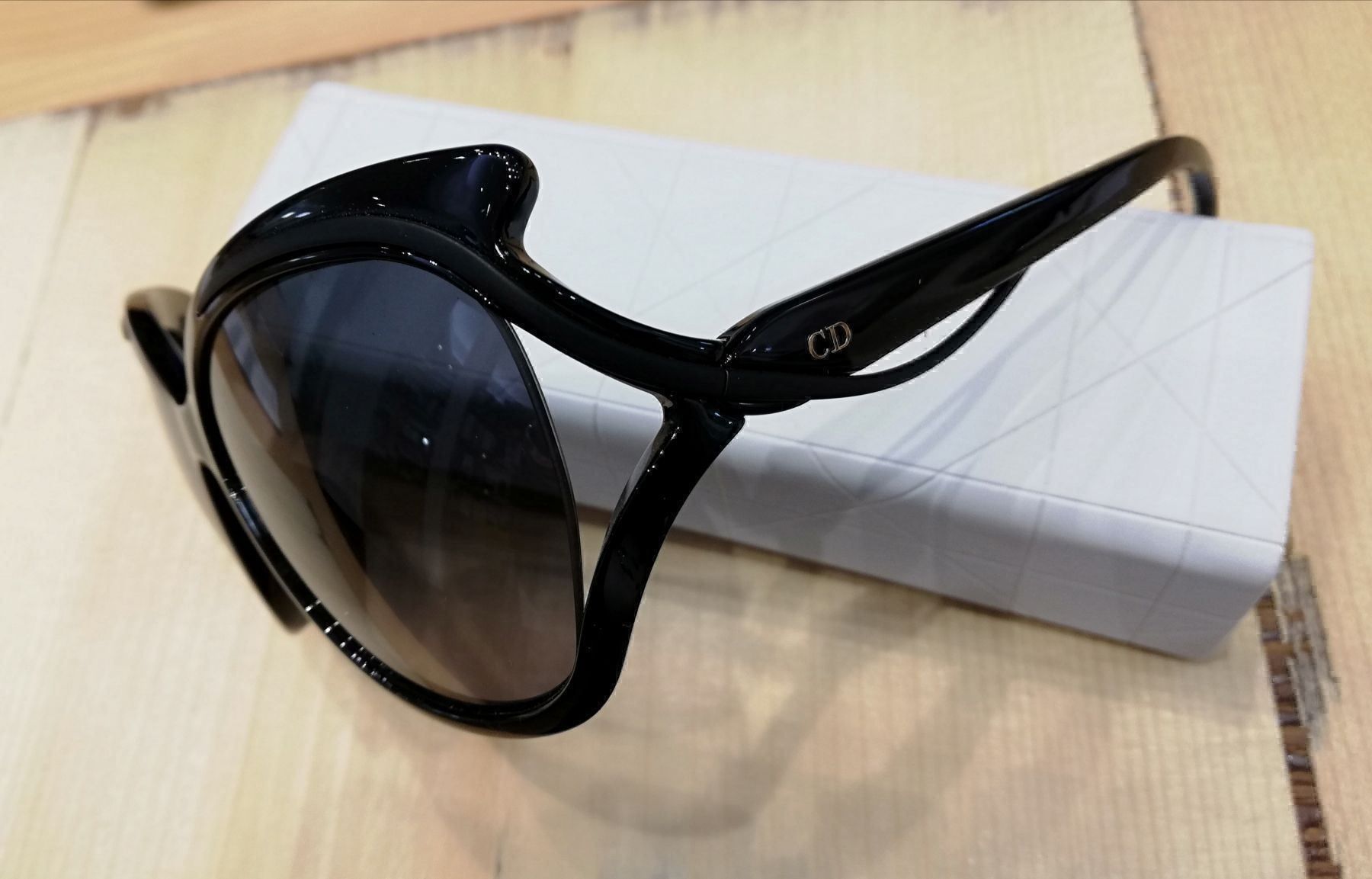 Dior Brillen & Gläser: Christian Dior Sonnenbrille – Neu und originalverpackt aus Muralto von Brillen-outlet 2