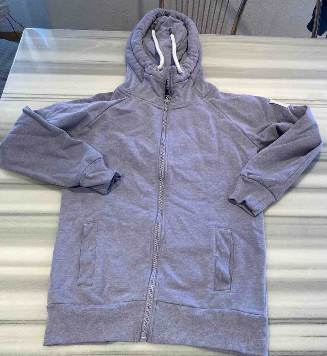 Pulls & Sweat-shirts: Kapuzen Pulli, Reissverschluss Gr.XS – Neuf (Voir description) à Morschach par leonie87
