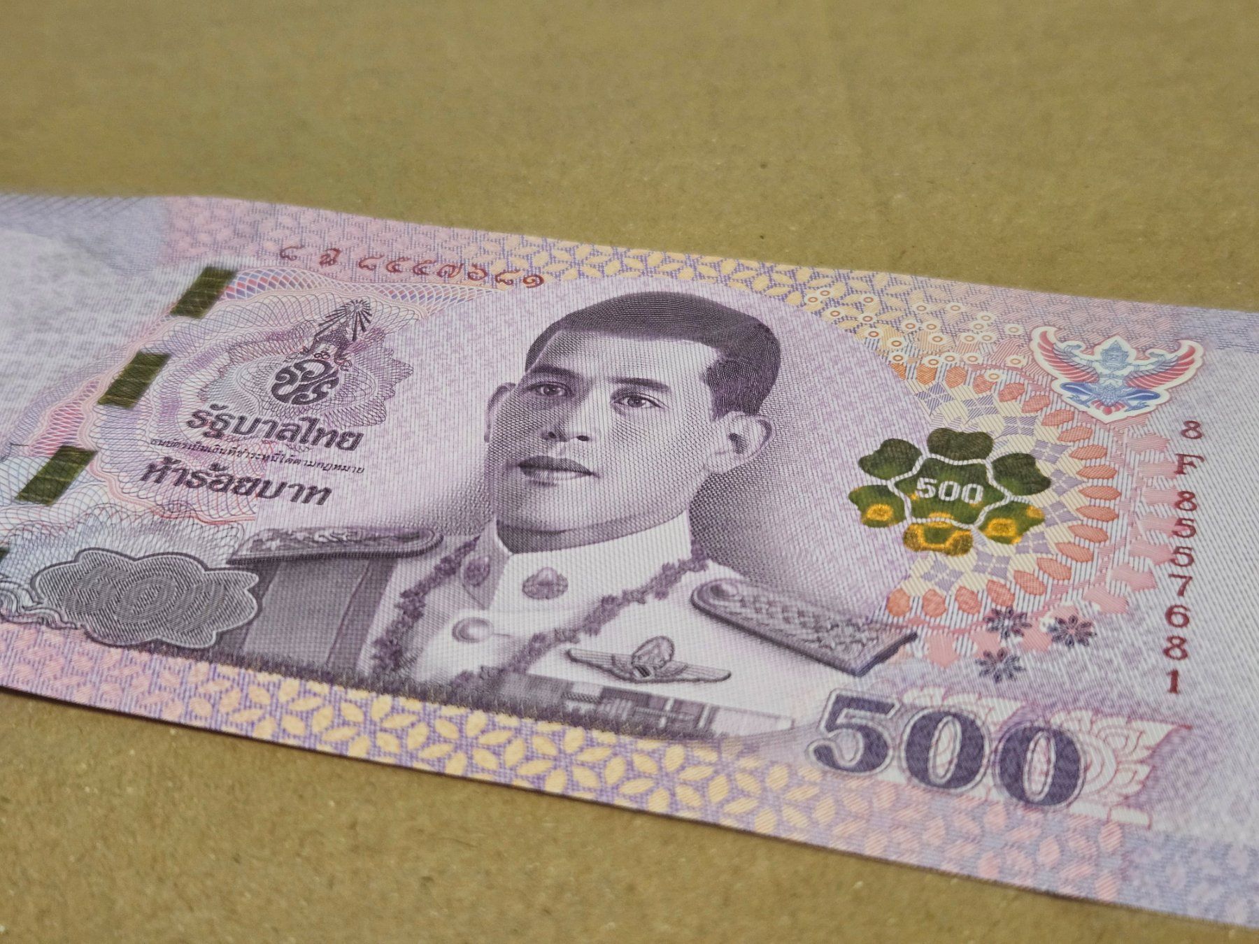 Billets de banque: 500 Thai - Baht Banknote - Thailand – D'occasion à Bremgarten b. Bern par Goldnugget120