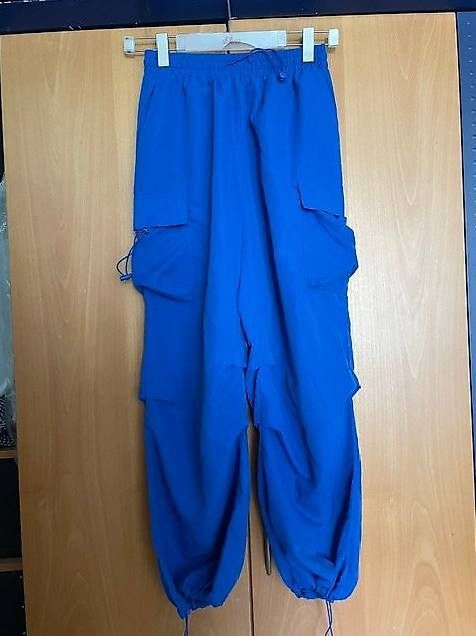 Pantaloni: Jogger Cargohose Gr. 38 – Usato da St.Gallen venduto da NOVEMBER01