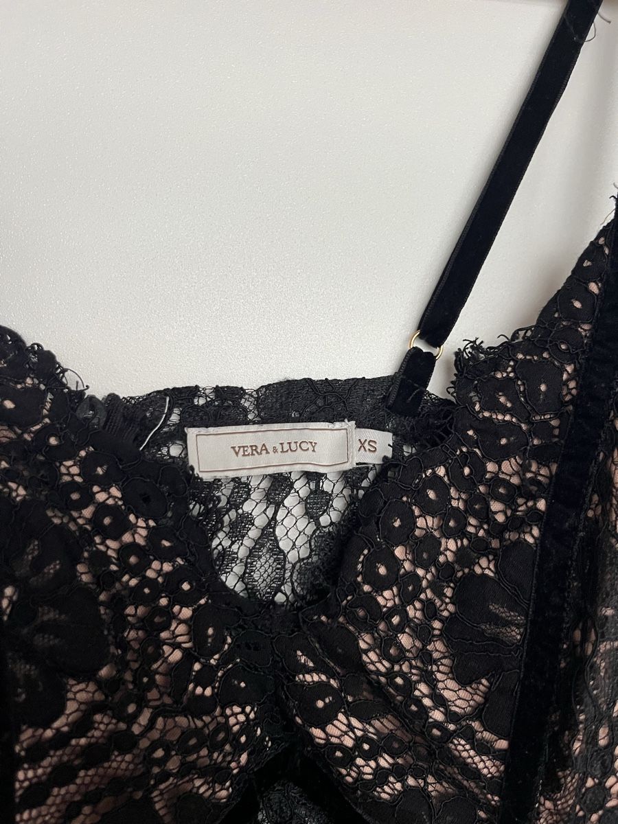 Top: Body dentelle – Usato da Neuchâtel venduto da Ariane_vn00 4