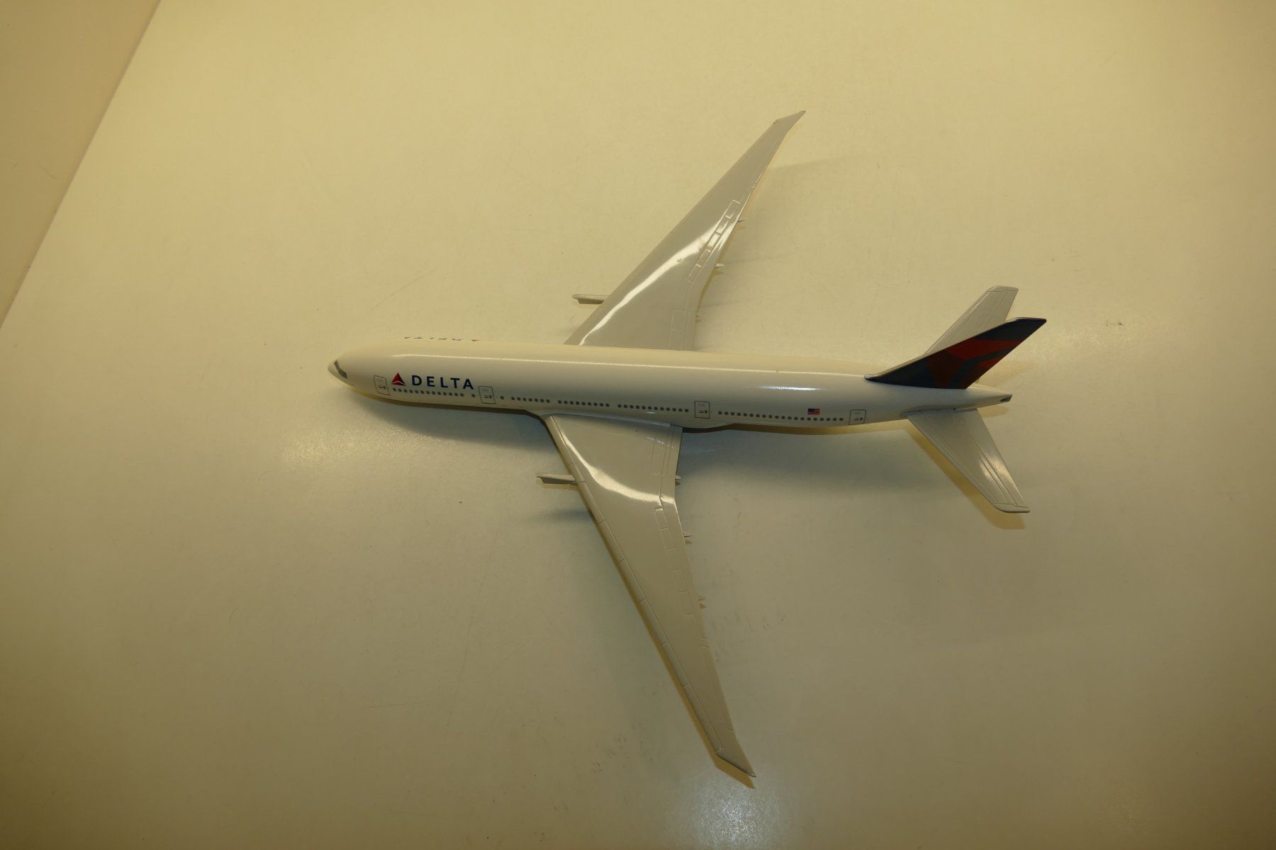 Boeing Kit di modellismo & Modellini statici: Flugzeugmodell 1:200: Delta Boeing – Usato da Niederhasli venduto da rail-duerst 4