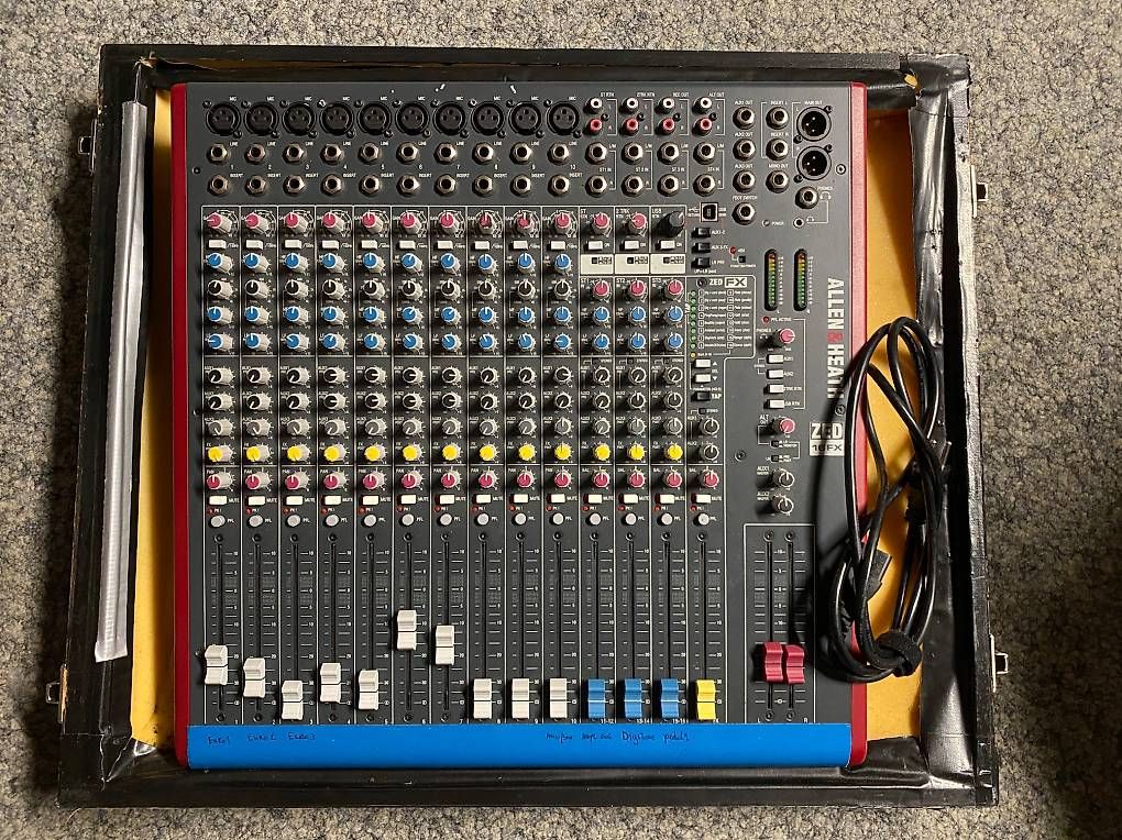 Platines de mixage: Allen & Heath ZED-16FX  Table de mixage + Flight Case – D'occasion à Sugiez par CLUMJAL