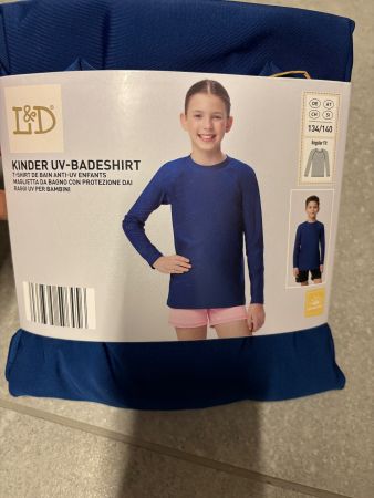 T-shirt de bain protection anti UV taille 134 - 140 neuf