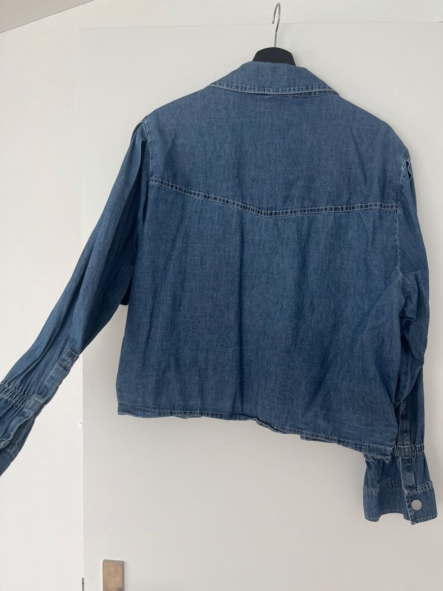 Vestes: Vintage Jeansjacke mit Puffärmeln – Neuf (Voir description) à Emmenbrücke par zak_5wtm 4