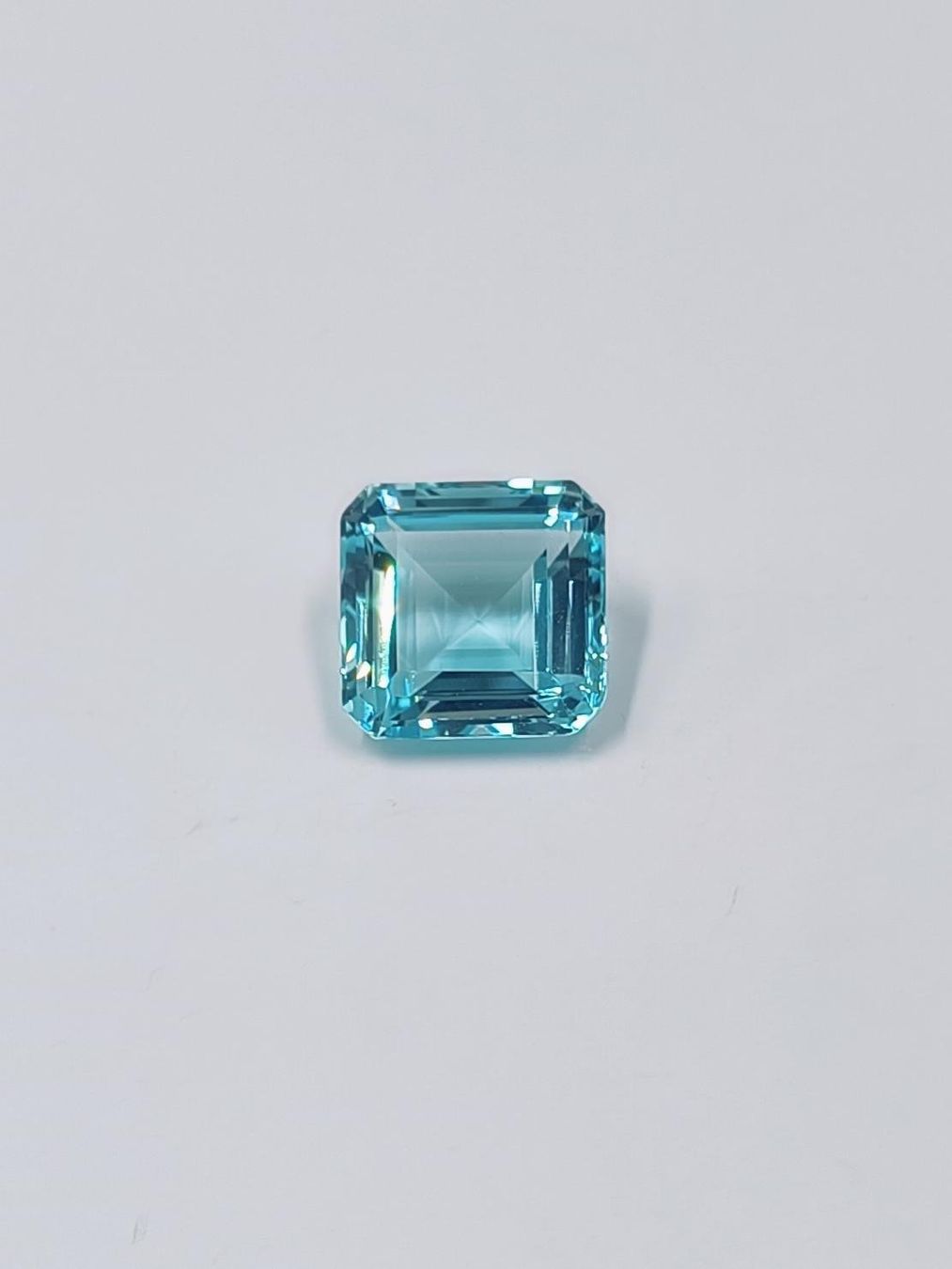 Pietre preziose: 1 AQUAMARIN 66.92 CT. – Usato da Luzern venduto da EdiGem