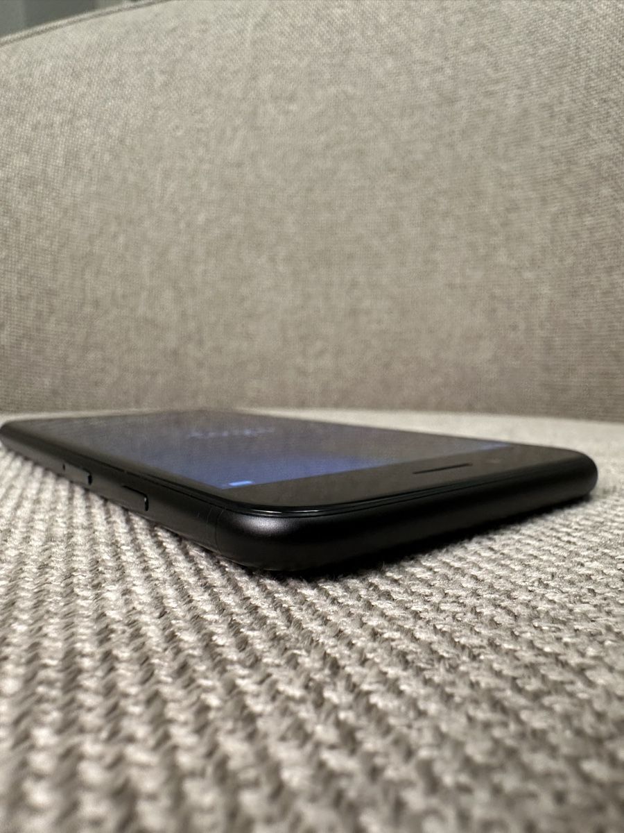 Apple Telefoni cellulari / Smartphones: iPhone 7 schwarz – Usato da Hägendorf venduto da neon09 4