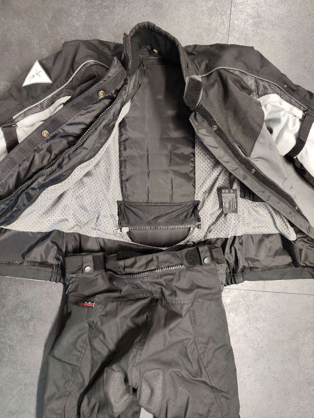Completi: Motorradkleider RACER – Usato da Othmarsingen venduto da Othm13 5
