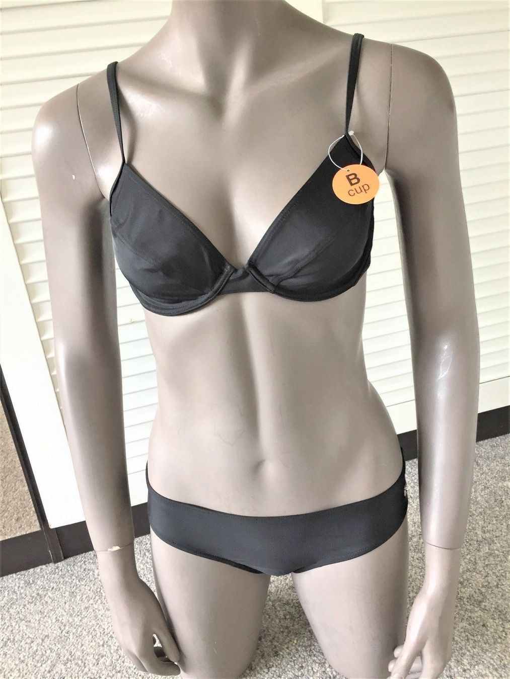 Costumi da bagno & Bikini: BIKINI "STUF", schwarz uni, Gr. 42 Cup B – Nuovo e nell'imballaggio originale da Adliswil venduto da vette56 2