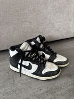 BASKETS MONTANTES NIKE, taille 40