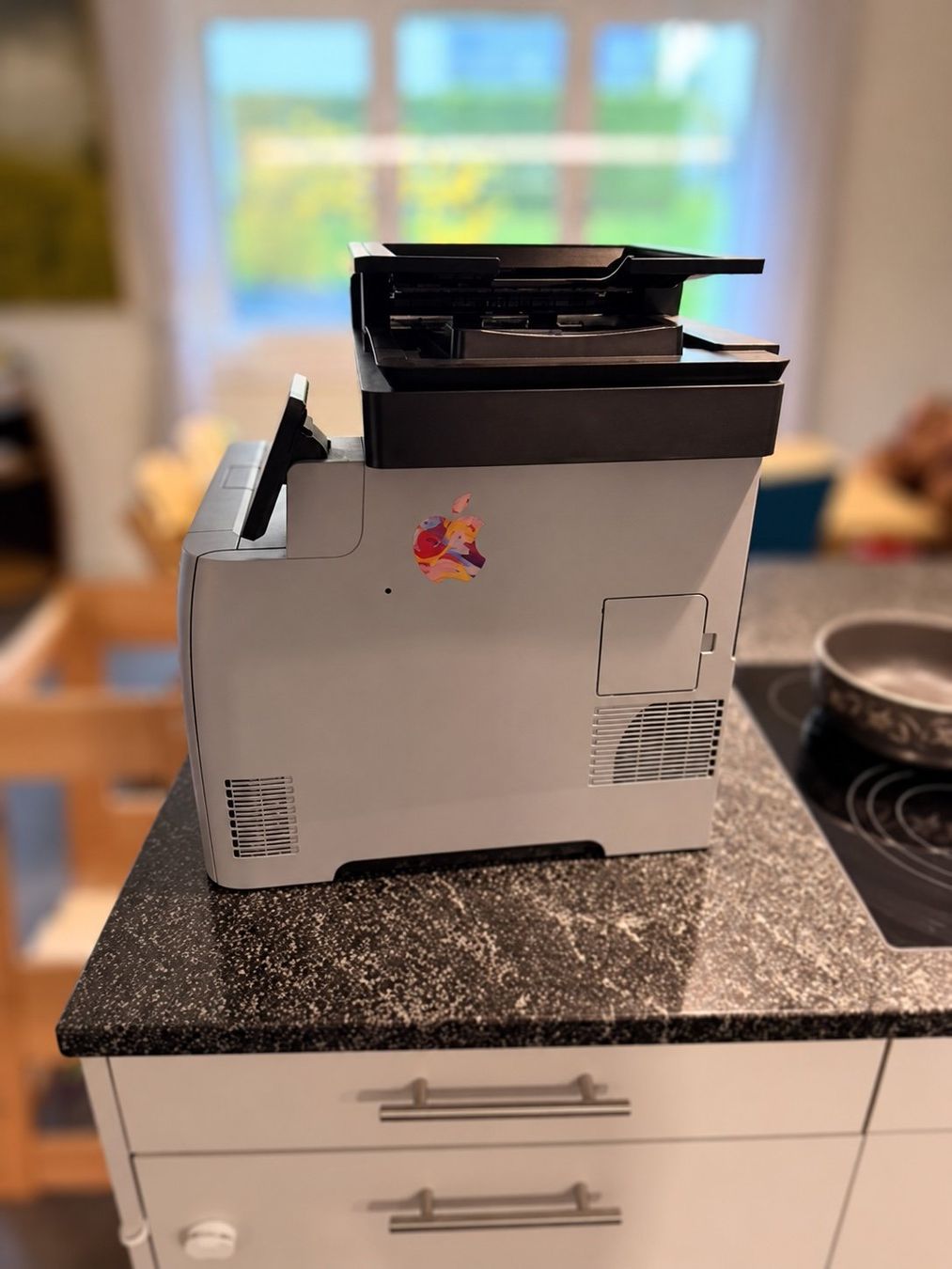 Hewlett Packard Stampanti: HP Multifunktionsdrucker mit Toner und Stromkabel – Usato da Grüningen venduto da Reloop1 1