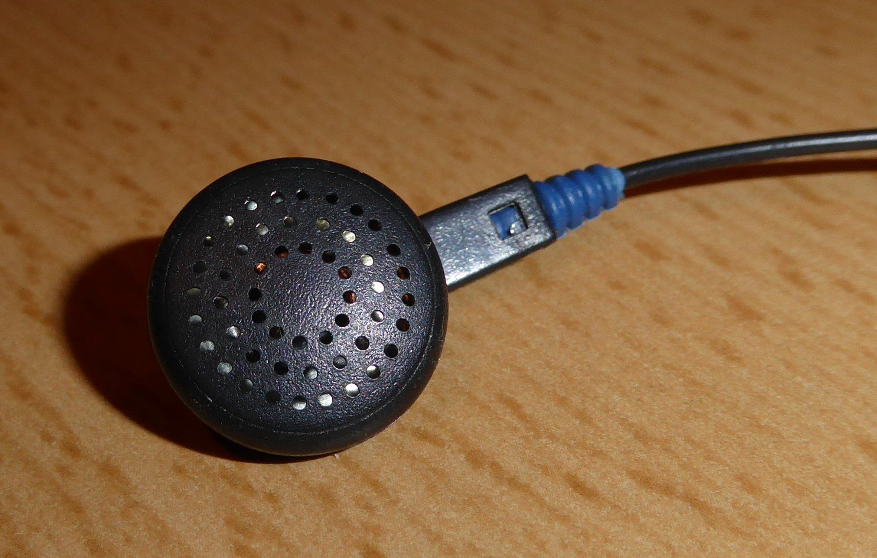 Cuffie: 2 Ohrhörer mir Kabel Länge 95 cm, Klinken Stecker – Nuovo (secondo la descrizione) da Spreitenbach venduto da Turbo_1105 5