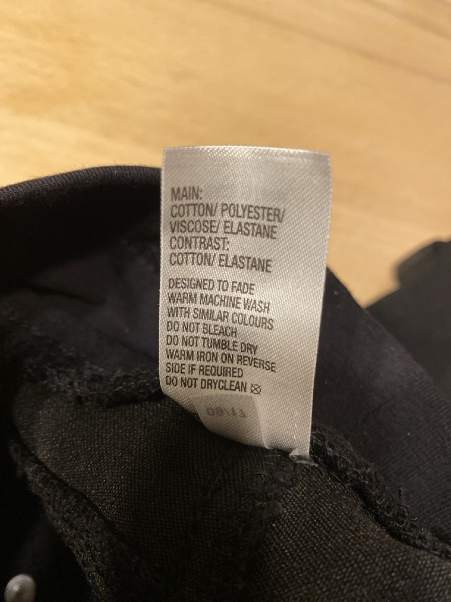 Lotti di vestiti: Kurze Umstandshosen M-L – Usato da Zumikon venduto da Teuchter 4