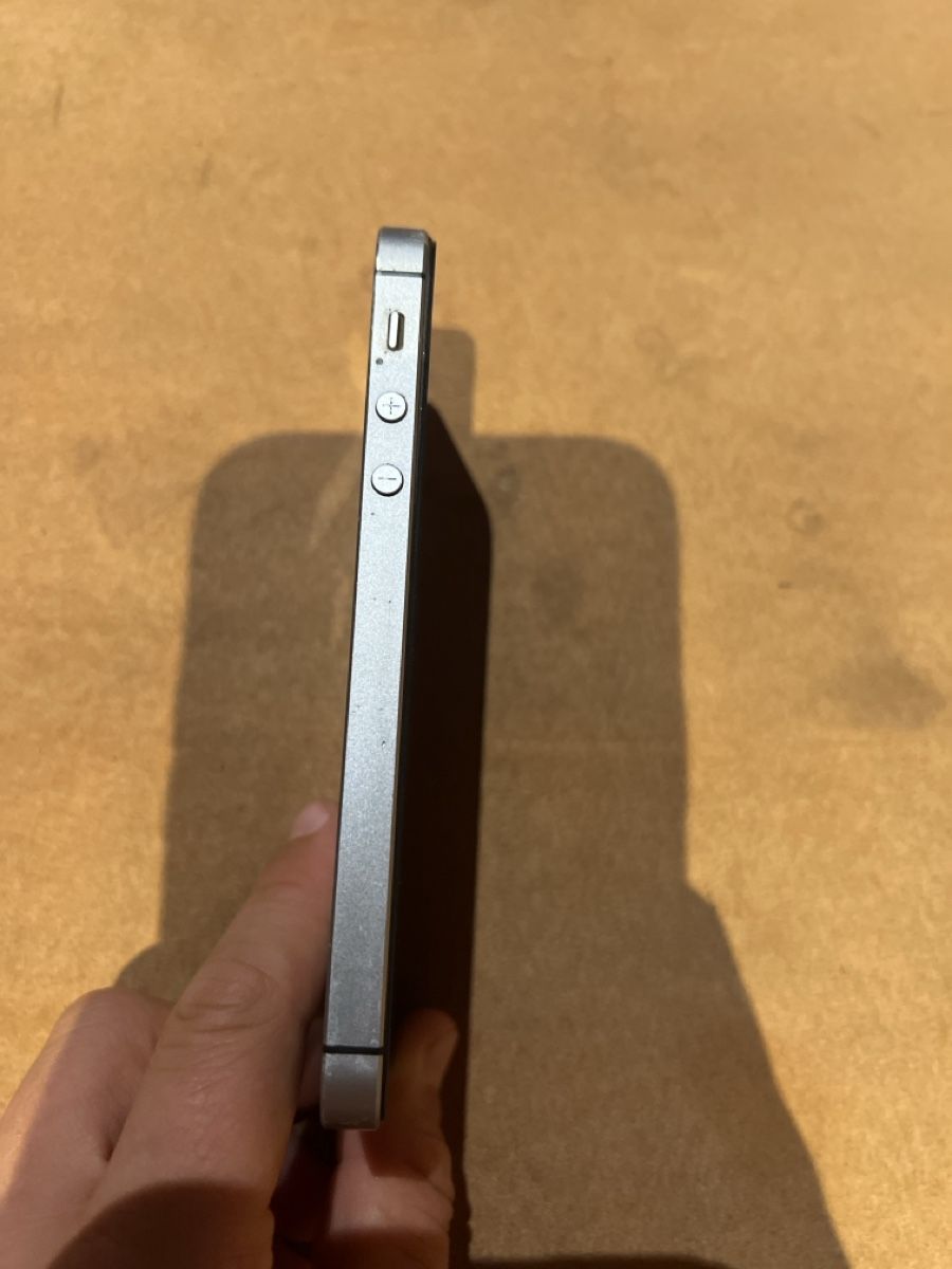 Apple Telefoni cellulari / Smartphones: iPhone SE – Usato da Spiez venduto da Miryam07 2