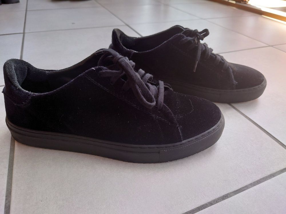 Navyboot Scarpe da donna: Navyboot Sneaker 39, schwarz samtig – Usato da Wattwil venduto da LaLa90