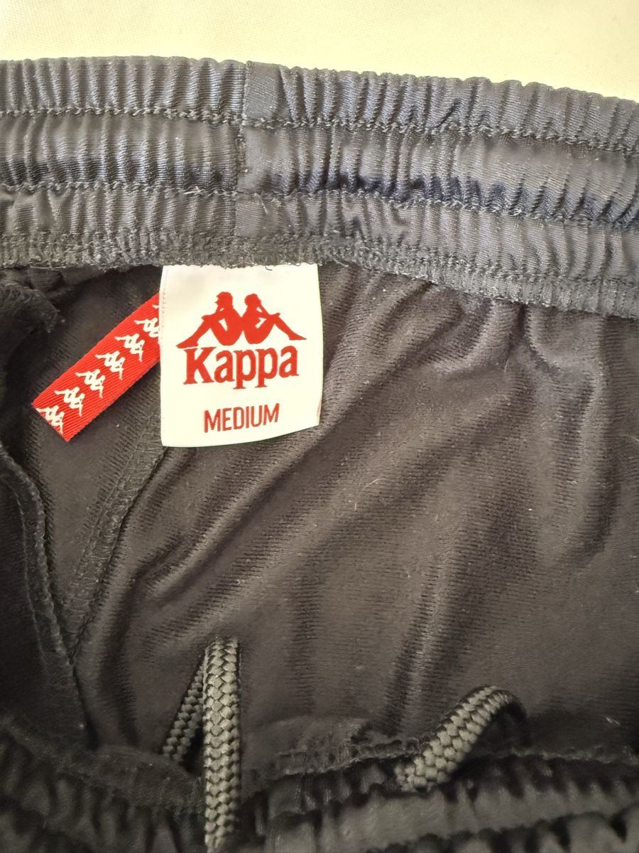 Kappa Pantaloni: Kappa Shorts schwarz Medium  – Nuovo (secondo la descrizione) da Ehrendingen venduto da edelkram 3