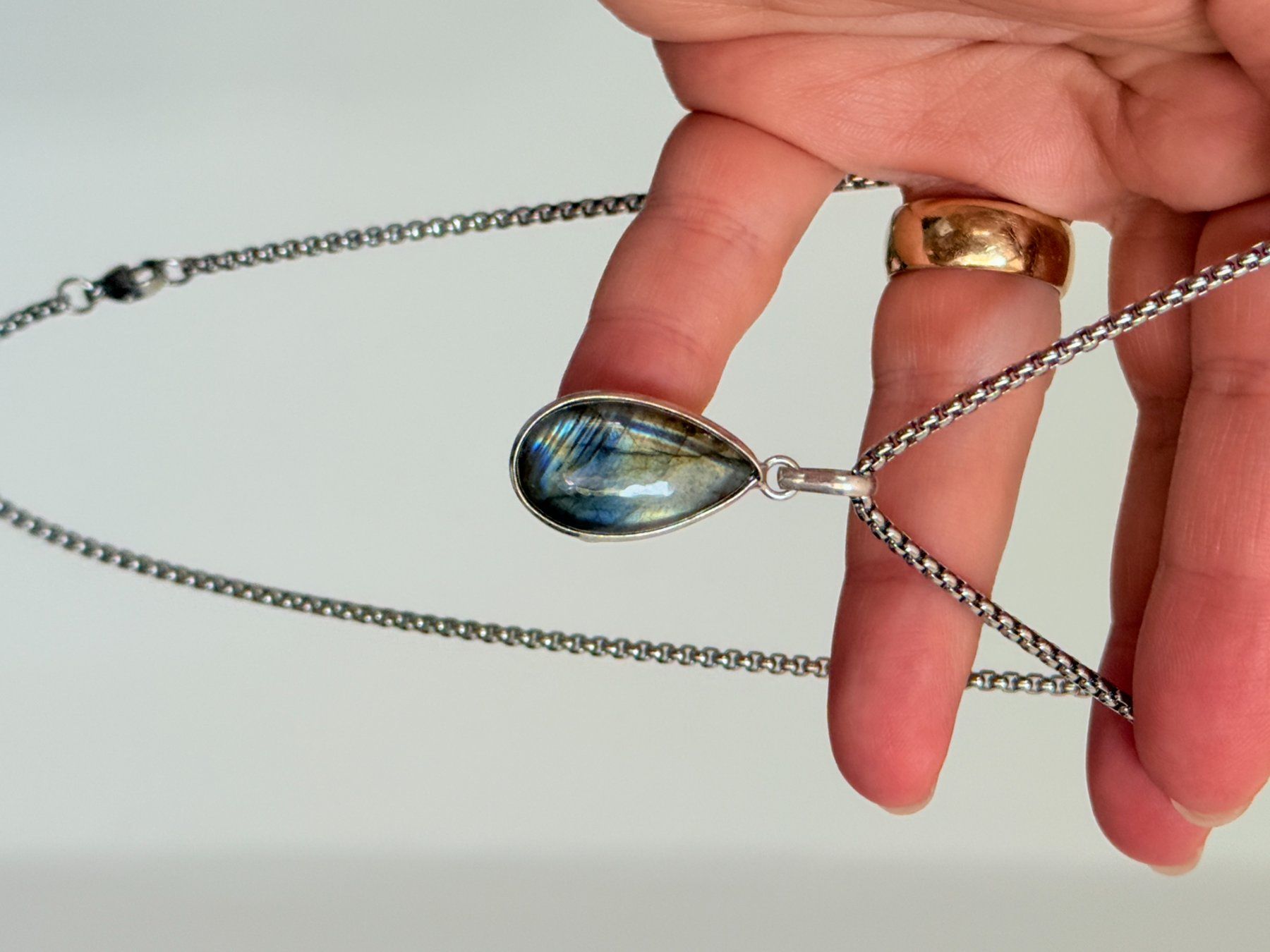 Catenine: Fashionable labradorite necklace – Nuovo e nell'imballaggio originale da Genève venduto da AGBERG 5