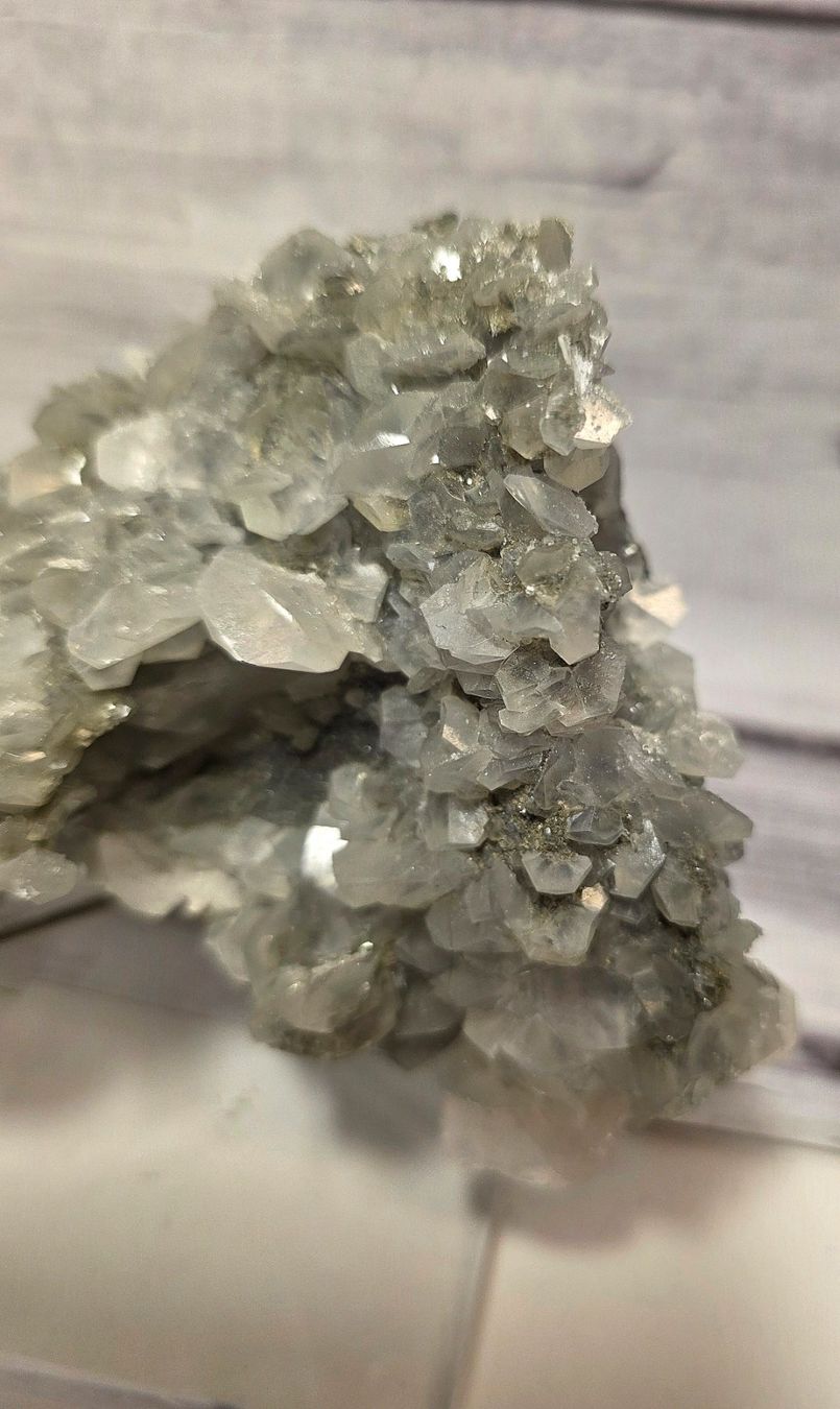 Minerali & Pietre curative: Calcit Stufe fluoreszierend 310g – Nuovo e nell'imballaggio originale da Matzingen venduto da Shay_Crystalz 2