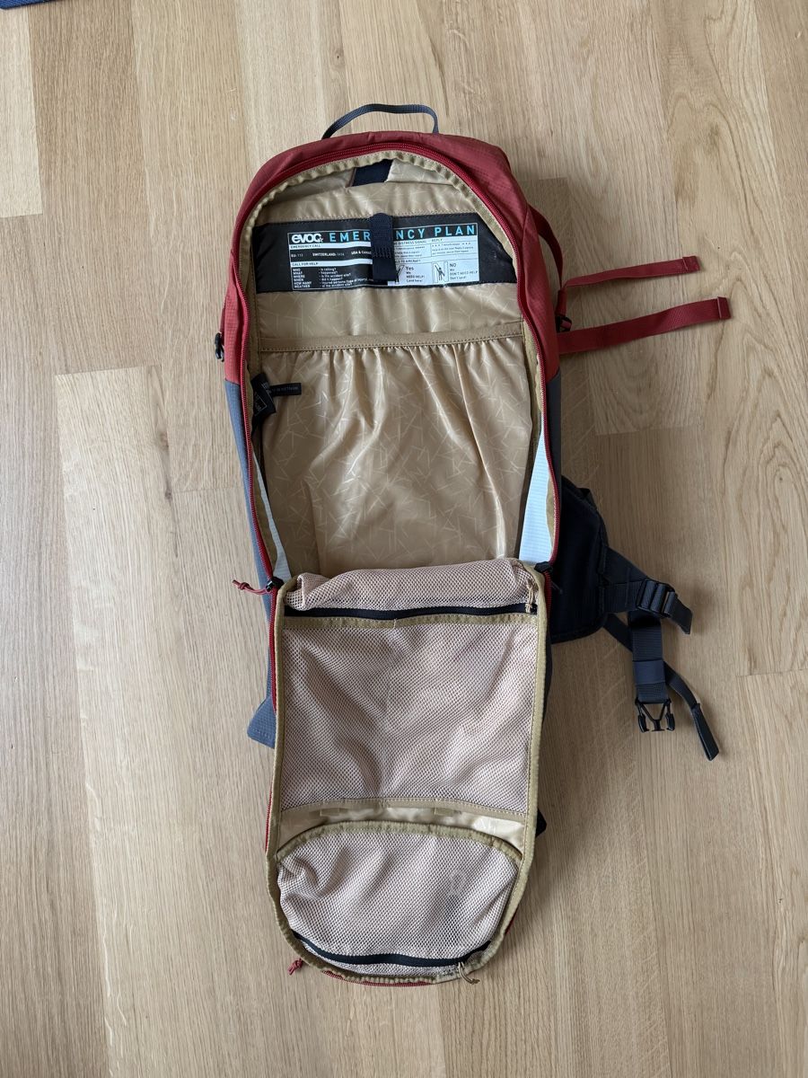 Evoc Rucksäcke: evoc ride 12l backpack, red – Gebraucht aus Zürich von Pellerine 2