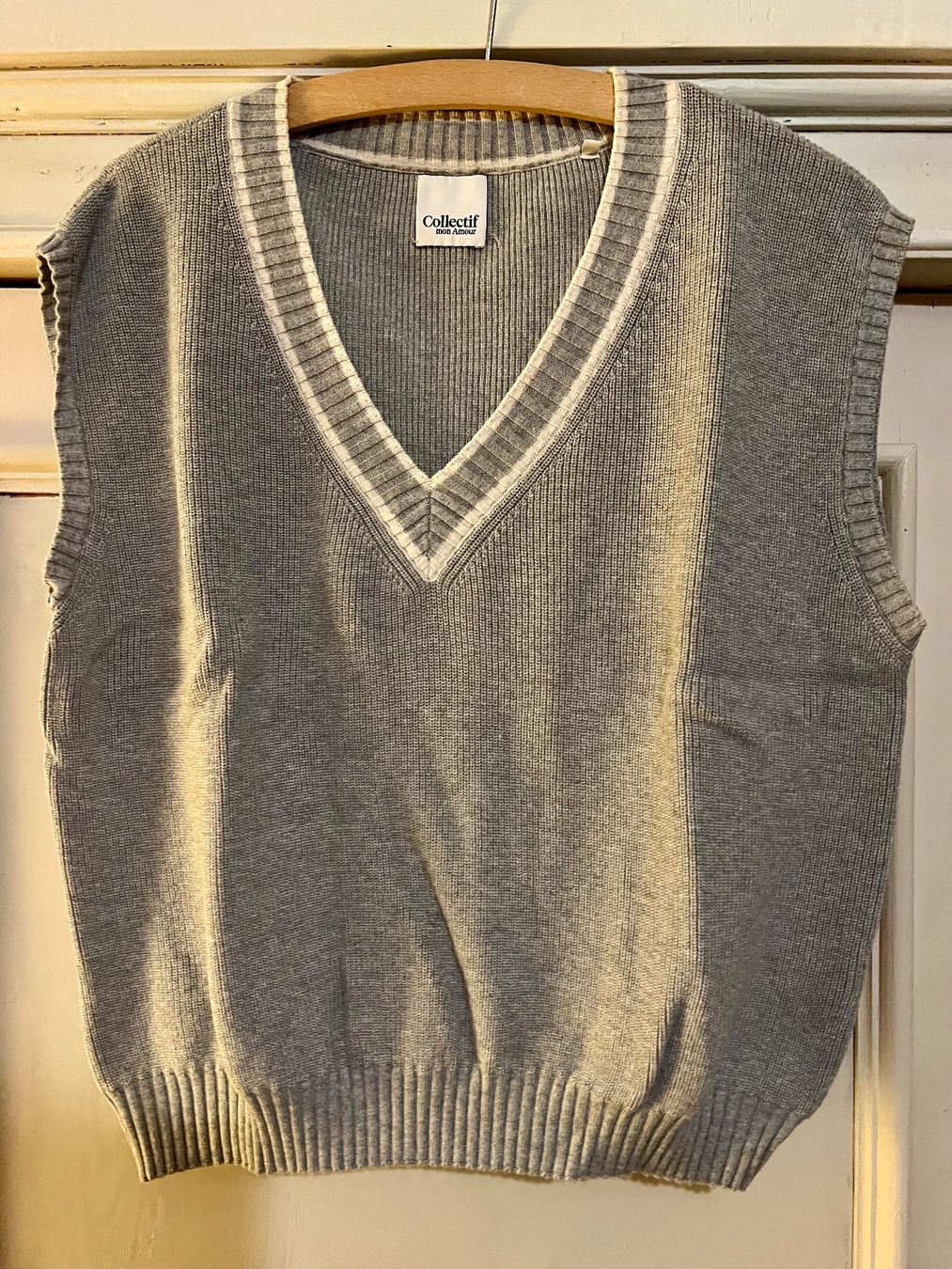 Gilets & Westen: Strickweste von Collectif Mon Amour, Grösse L – Neu (gemäss Beschreibung) aus Biel/Bienne von Girasole232