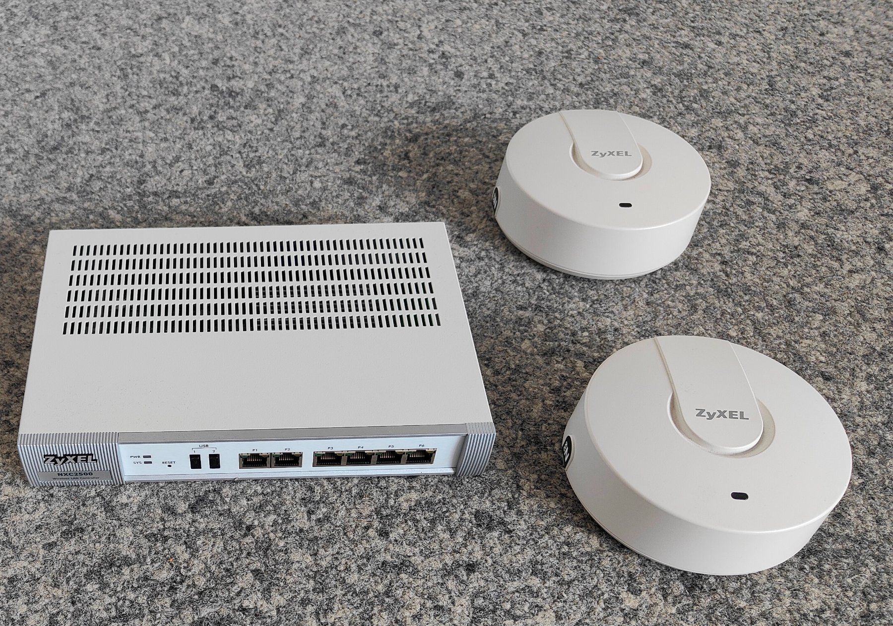 Firewall: ZyXEL WLAN-Controller NXC2500 + 2x Access Point – Usato da Zürich venduto da L-and-A