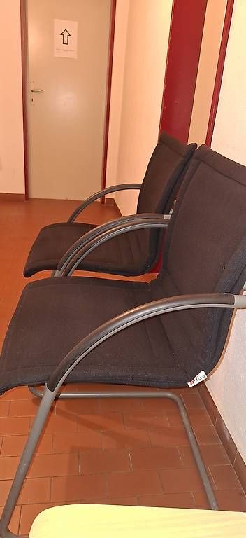 Stühle: 2 hochwertige Stühle  schwarz – Gebraucht aus Frauenfeld von elvis.imeroski